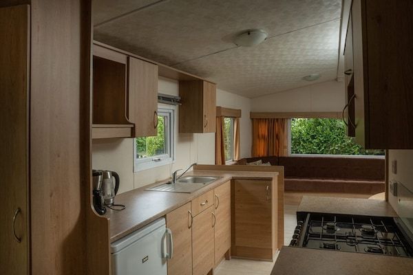 Keuken - Gezellig chalet met eigen tuin voor 4 personen in Zuna (5)
