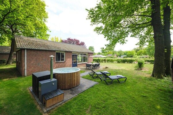 Buitenkant - Wellnessboerderij voor zes personen in Zuna (1)