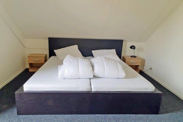 Slaapkamer - Lichte en moderne bungalow in Ejwik in Ewijk (5)