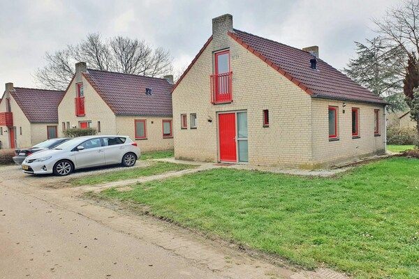 Buitenkant - Lichte en moderne bungalow in Ejwik in Ewijk (1)