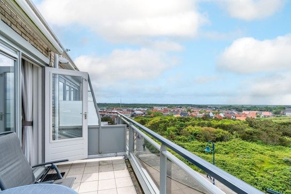 Terras - 2 Persoons appartement met eiland-zeezicht en sauna in De Koog (2)
