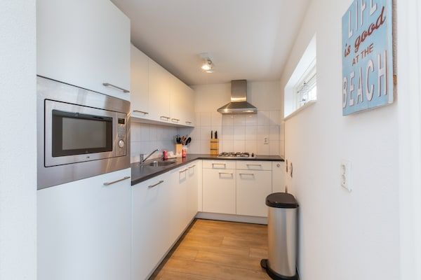 Untagged - Modern vakantiehuis aan het strand voor 6 personen in Renesse (4)