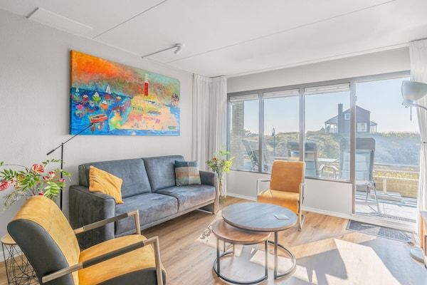 Woonkamer - 4 Persoons appartement met eiland-zeezicht in De Koog (2)