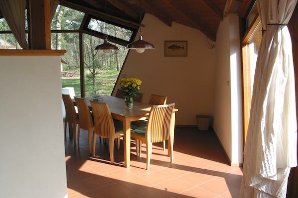 Eetkamer - Bungalow in Herperduin met eigen tuin in Herpen (2)
