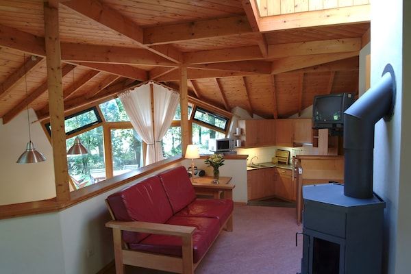 Woonkamer - Bungalow in Herperduin met eigen tuin in Herpen (5)