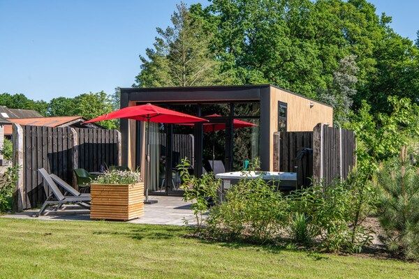 Buitenkant - Romantisch uitje in Drenthe Nature Lodge in Dalerveen (1)