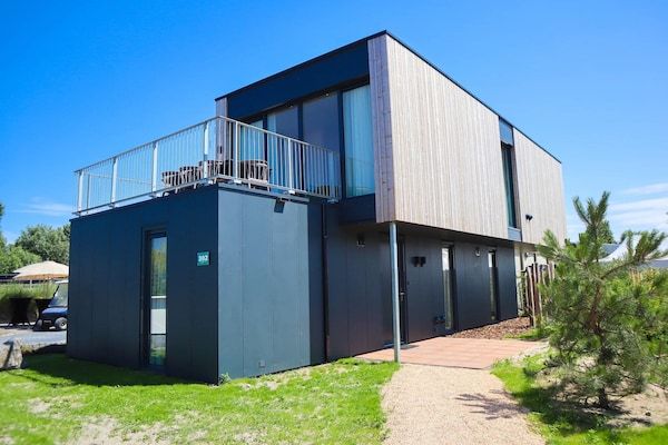 Buitenkant - Stijlvolle bungalow met 4 slaapkamers aan zee in ’s-Gravenzande (1)