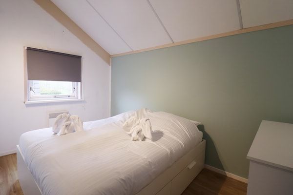 Slaapkamer - Twee vakantiehuizen tegenover elkaar in grou (5)