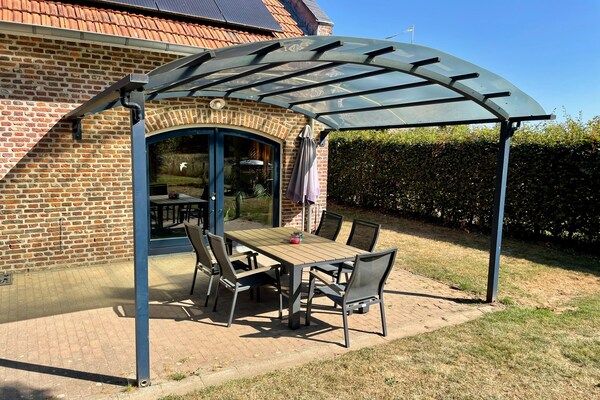 Terras - Koetshuis bij Roermond met tuin in Sint Odilienberg (5)