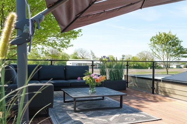 Terras - Villa aan het water met privédakterras in Workum (5)