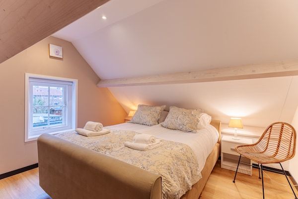 Slaapkamer - Modern vakantiehuis in Vrouwenpolder in Vrouwenpolder (5)