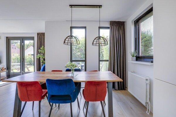 Eetkamer - Retraite aan het meer met tuin in Ewijk in Ewijk (3)