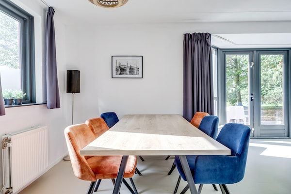 Eetkamer - Vrijstaande bungalow aan meer voor 6 in Ewijk (4)