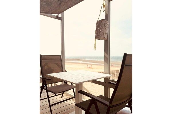 Terras - Strandhuis met uitzicht op zee in Dishoek in Koudekerke (5)