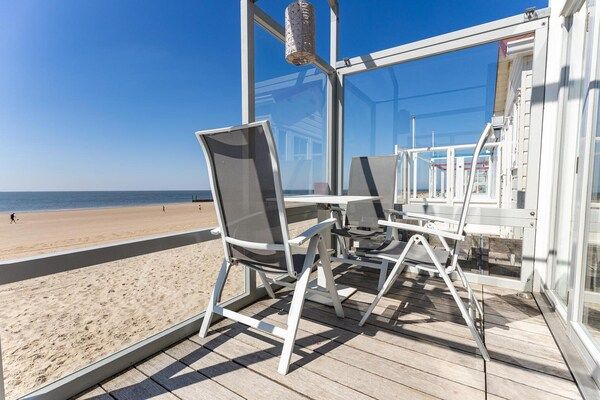 Terras - Strandhuis met uitzicht op zee in Dishoek in Koudekerke (4)