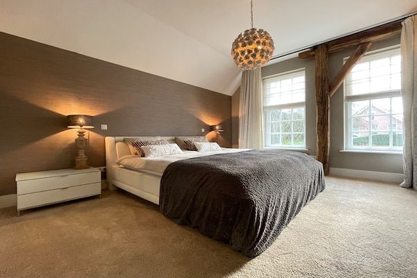 Slaapkamer - Boerderij met Turks stoombad in Vriezenveen (3)