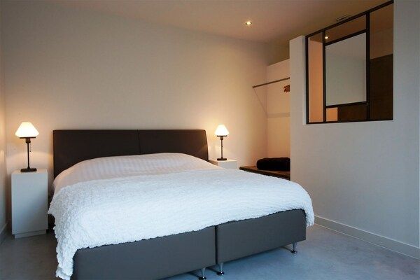 Slaapkamer - Wellnessvilla met privésauna in Oosterhout (3)