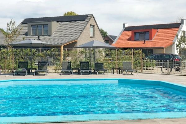 PoolOfHouse - Gezellig vakantiehuis voor 6 met open haard. in Sint Maarten (2)