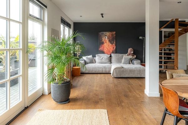 Woonkamer - Ruim vakantiehuis in het centrum van Langweer in Langweer (2)