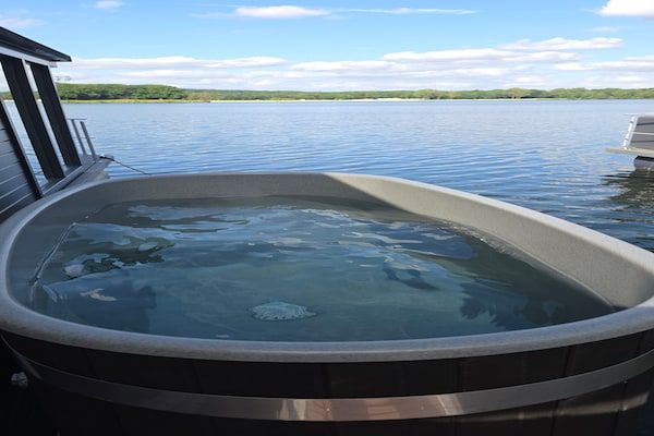 Wellness - Woonbootjachthaven met bubbelbad in Middelaar (2)