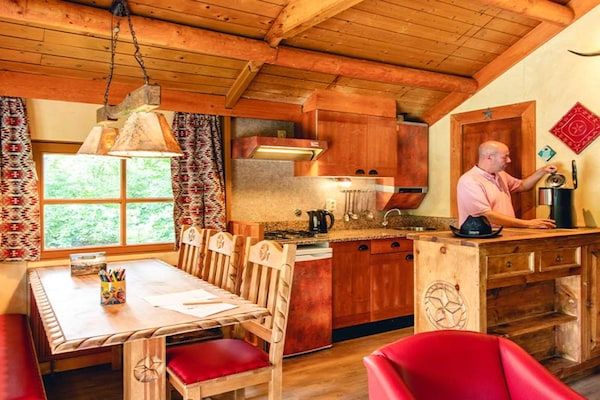 Keuken - Esthetisch houten huisje in Slagharen in Slagharen (4)