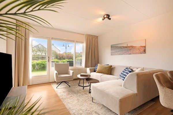 Woonkamer - Seaside Retreat-appartement in Callantsoog in Callantsoog (2)