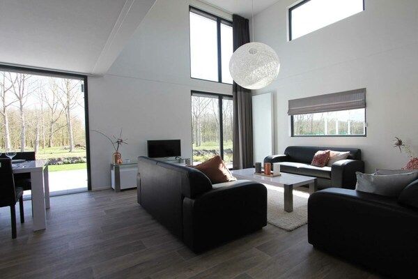 Untagged - Kubus Magnifique 8 in Halfweg (3)