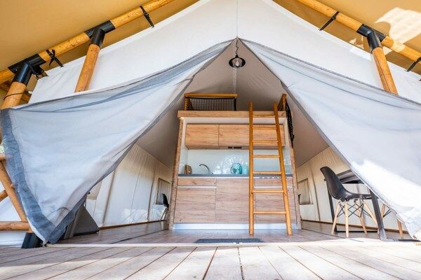 Untagged - Glampingtent aan het strand Luxe 6 in Biddinghuizen (2)