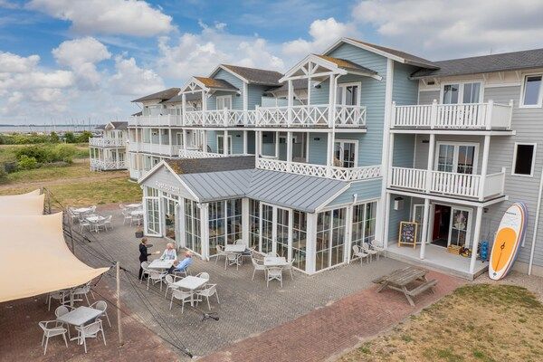 Buitenkant - Appartement bij Cape Helius aan het water in Hellevoetsluis (2)