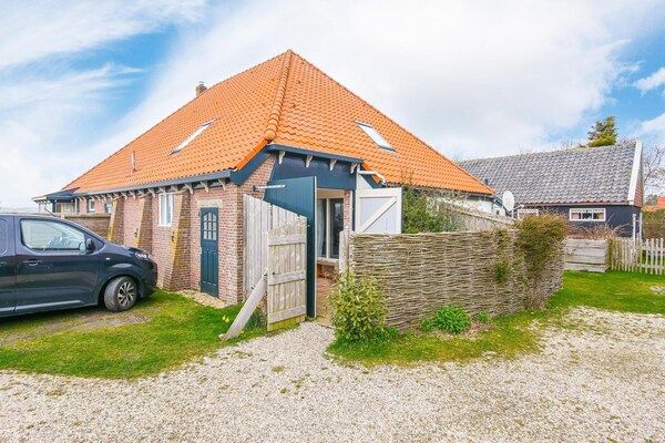 Buitenkant - Appartement in woonboerderij in Callantsoog in Callantsoog (1)