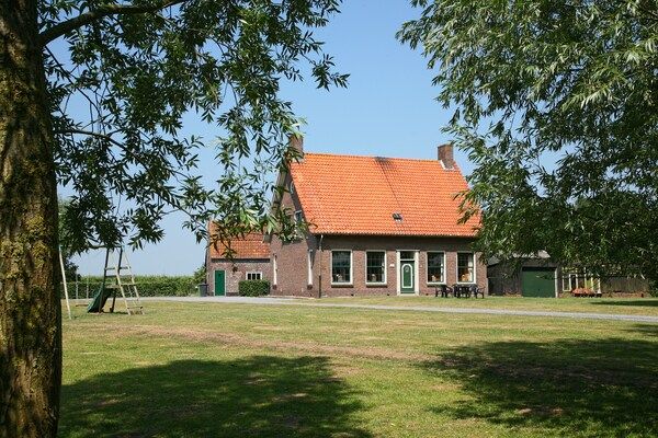 Buitenkant - Huisdiervriendelijke boerderij in Eede (4)