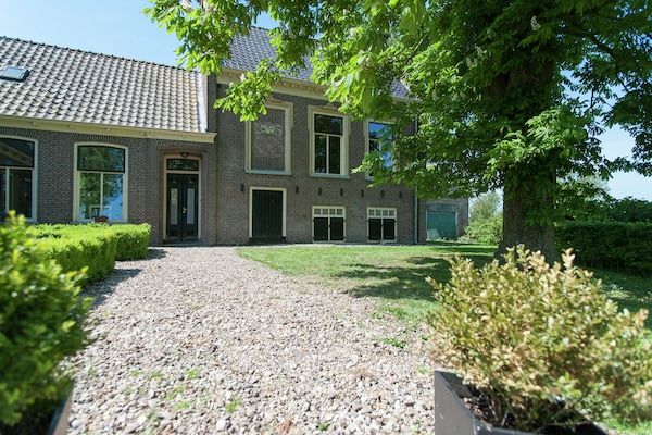 Buitenkant - Idyllisch landelijk huis met fietsen in Easterlittens (1)