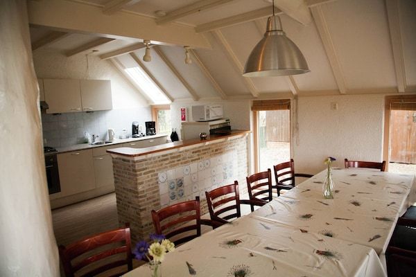 Eetkamer - Boerderij in Waskemeer met Grote Tuin in Waskemeer (3)