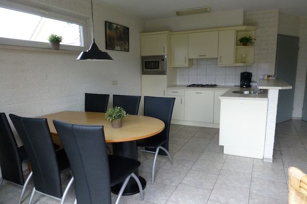 Keuken - Vakantiehuis in Nederland met Privétuin in Plasmolen (4)