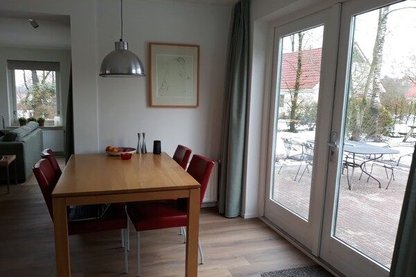 Eetkamer - Vakantiehuis in Heeten bij Bosroutes in Heeten (3)