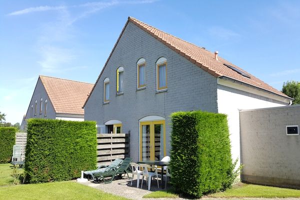 Buitenkant - Kustvilla met tuin in Breskens (1)