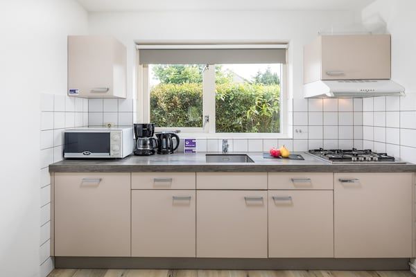 Keuken - Kustvilla met tuin in Breskens (5)