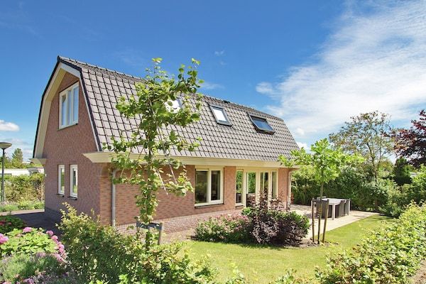Buitenkant - Vakantiehuis in Noordwijk met Zonnige Tuin in Noordwijk aan zee (1)