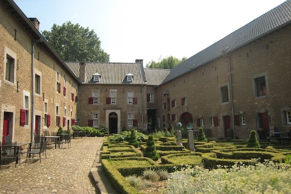 Buitenkant - Groepsretraite in Mesch in Mesch-Eijsden (5)