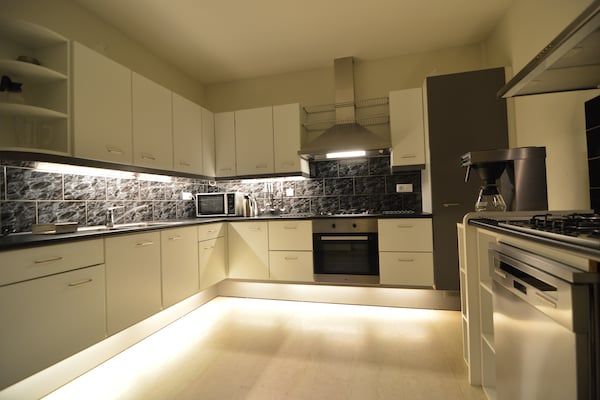 Keuken - Villa van de Veluwe Edge Groep met vuurplaats in Doornspijk (4)