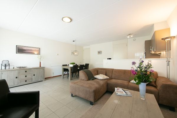 Woonkamer - Ontspannend toevluchtsoord in het bos in Hardenberg (rheezerveen) (2)