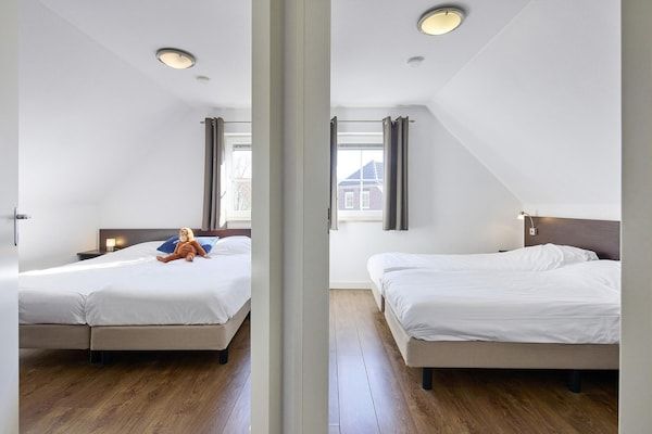 Slaapkamer - Boerderij in Limburg bij Maasplassen in Roggel (5)