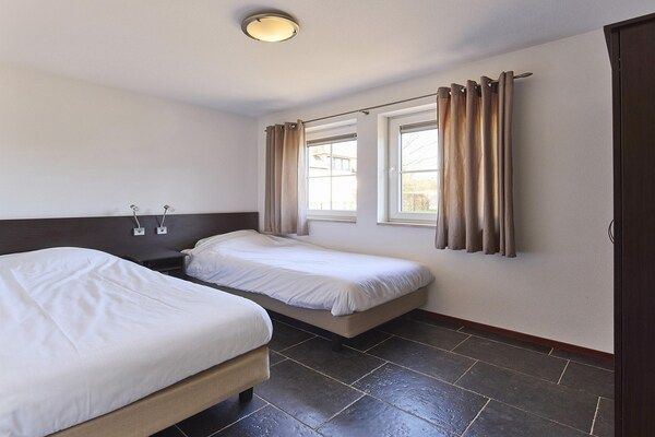 Slaapkamer - Boerderij in Limburg bij Maasplassen in Roggel (4)