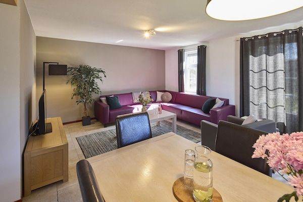 Woonkamer - Boerderij in Limburg met Sauna & Zwembad in Roggel (2)