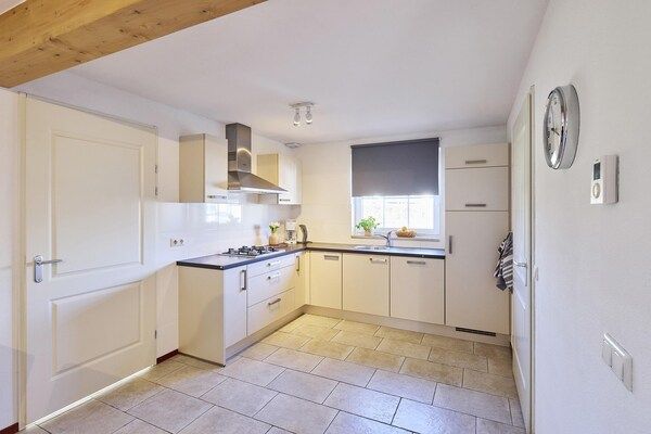 Keuken - Boerderij in Limburg met Zwemparadijs in Roggel (3)