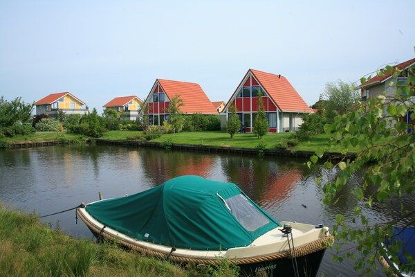 Buitenkant - Charmante villa aan het meer in Steendam (2)