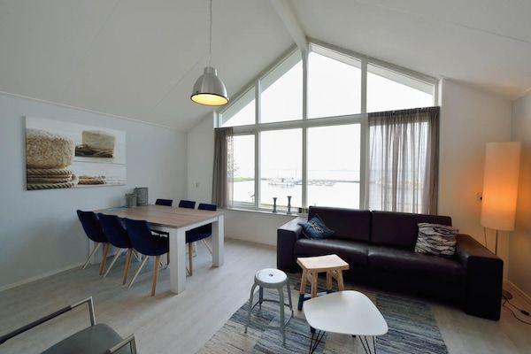 Buitenkant - Vrijstaand vakantiehuis met combimagnetron, aan Schildmeer in Steendam (2)
