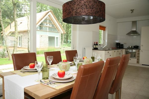 Eetkamer - Wellness Villa | Finse sauna in Ruinen (4)