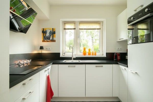 Keuken - Rustieke villa met gedeeld zwembad in Paasloo (3)