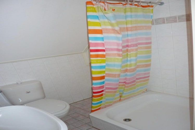 De badkamer van Schoneveld 132 Zeemeeuw Breskens in Breskens